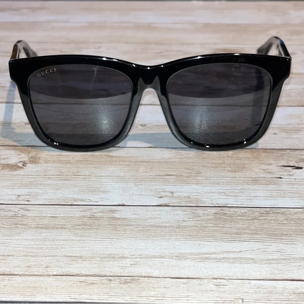 Gucci GG0057SK Classic Black Sunglasses good condition